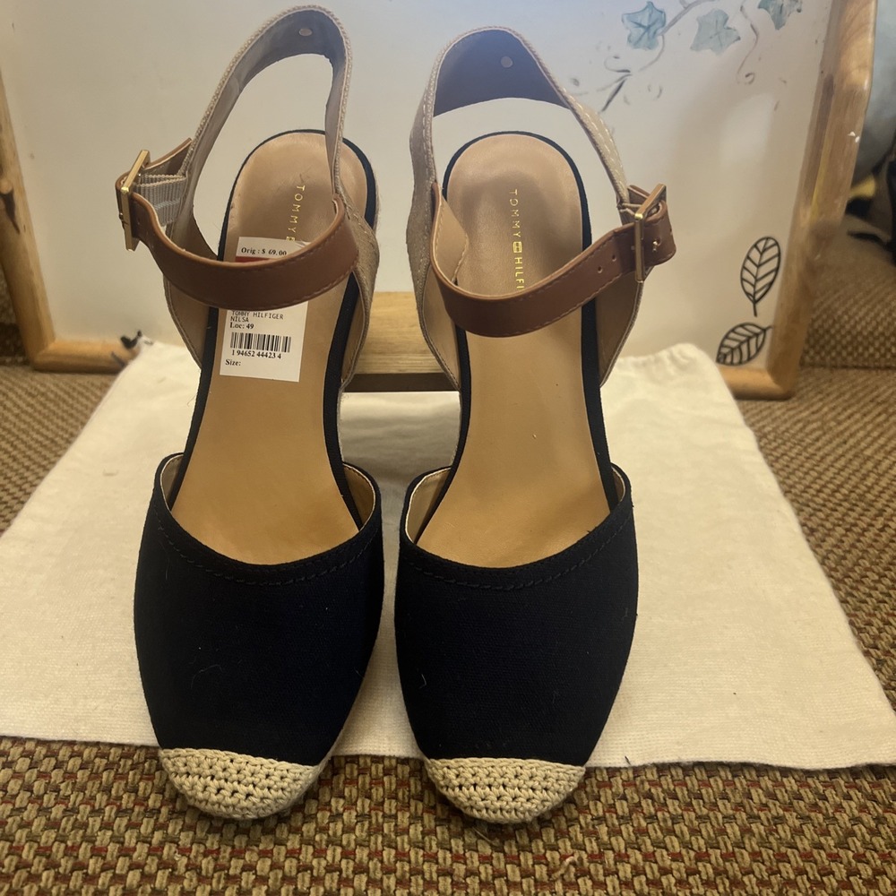 NWT Tommy Hilfiger Womens Nilsa Buckle Canvas Espadrilles Navy Sz 10 M Wedge